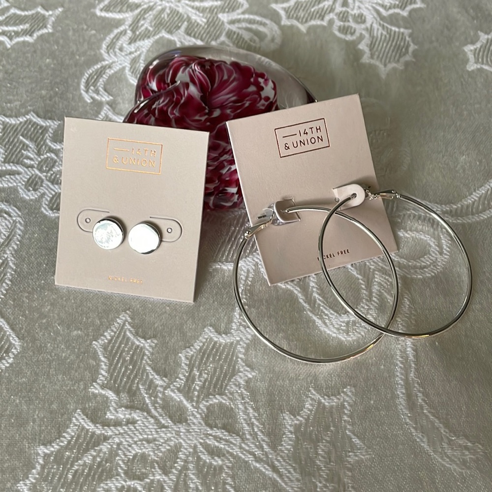 14th & Union Silver Tone Pierced Earrings Pair On Original Cards